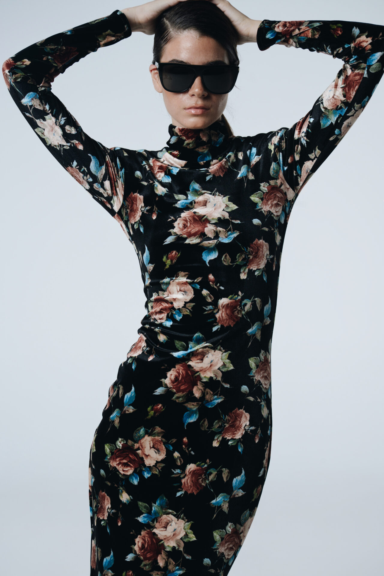 Throns & Kisses Dress — prikaz 1