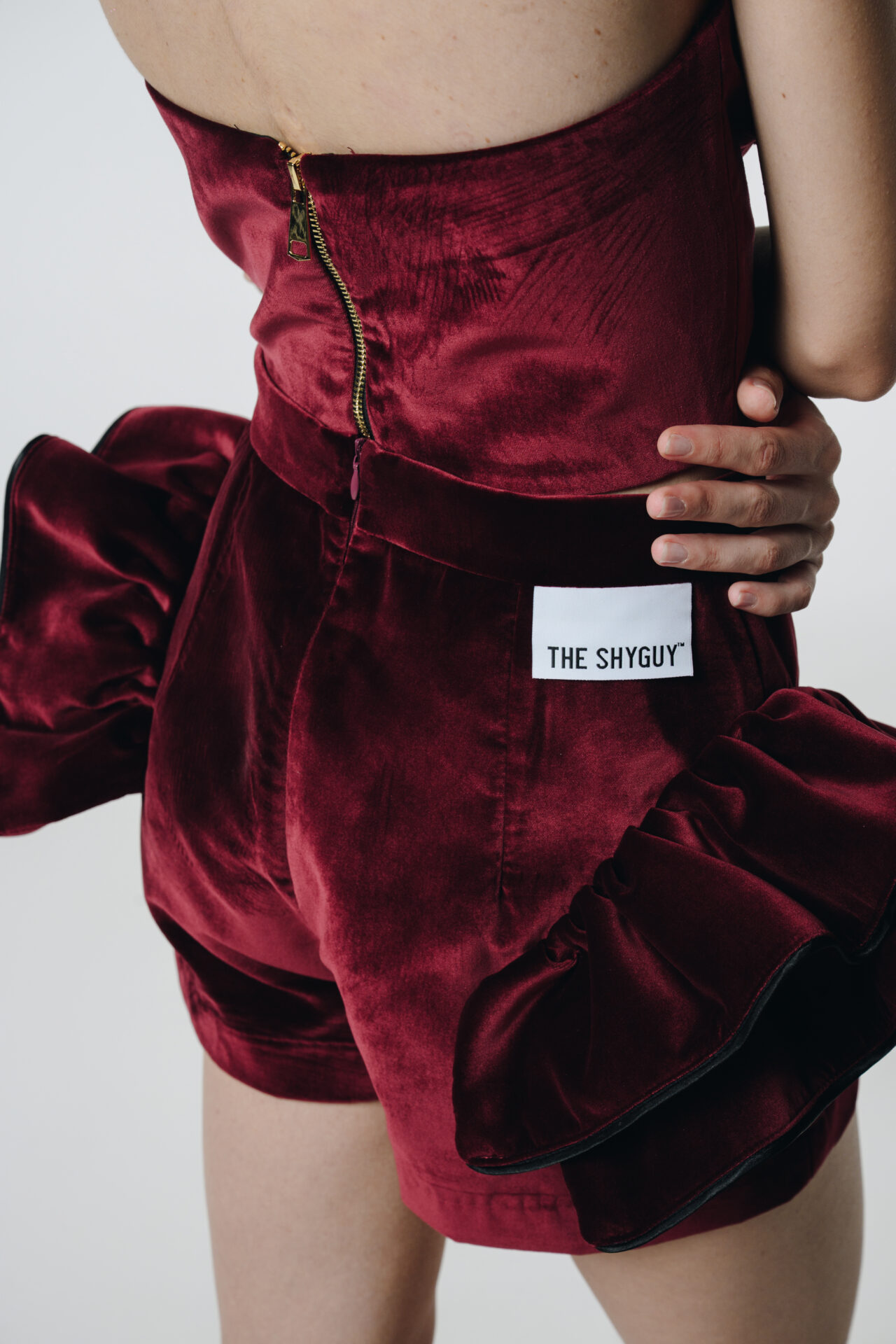 Borderline Sassy Burgundy Shorts — prikaz 3