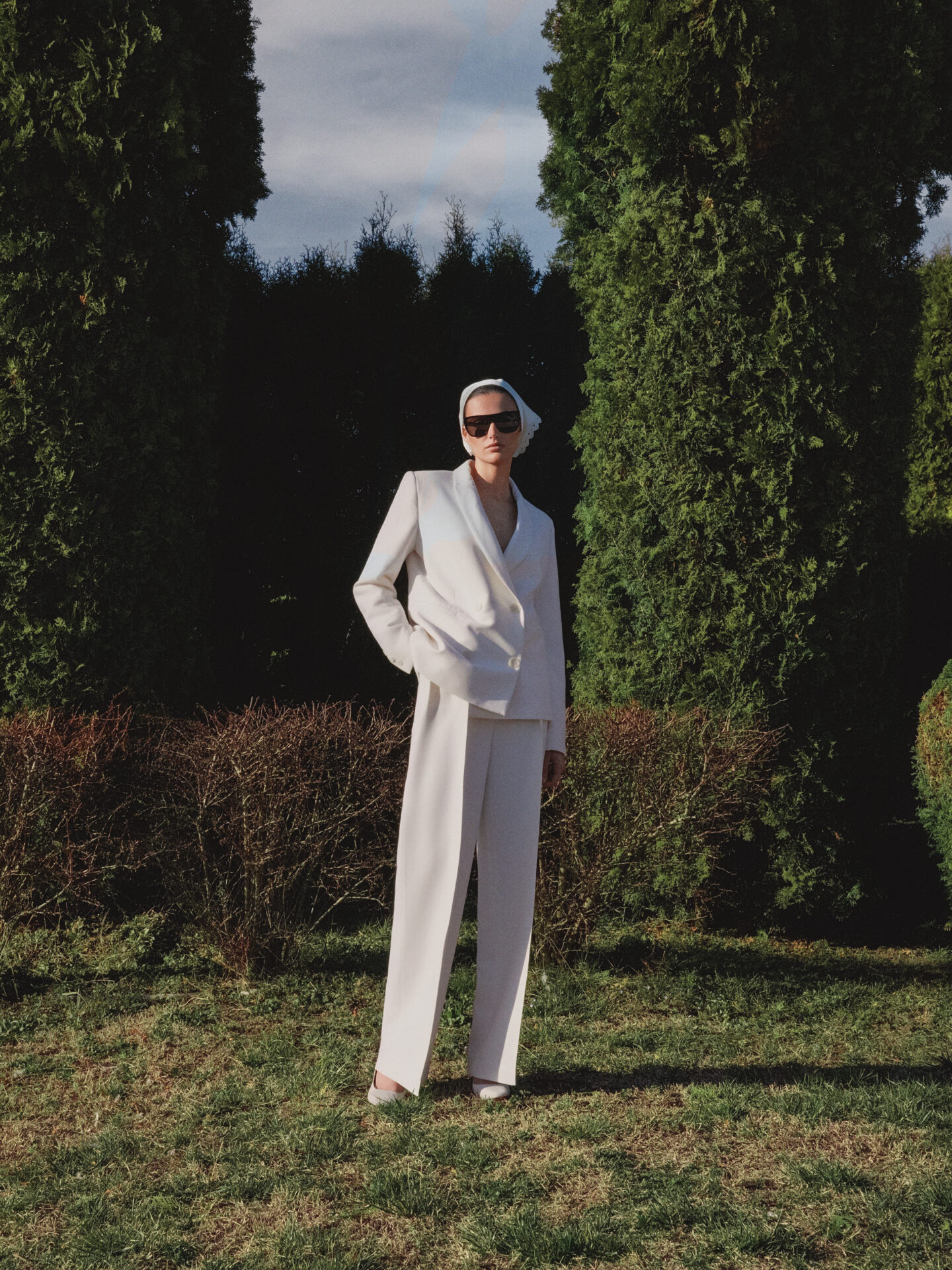 Bianca White Suit — prikaz 1