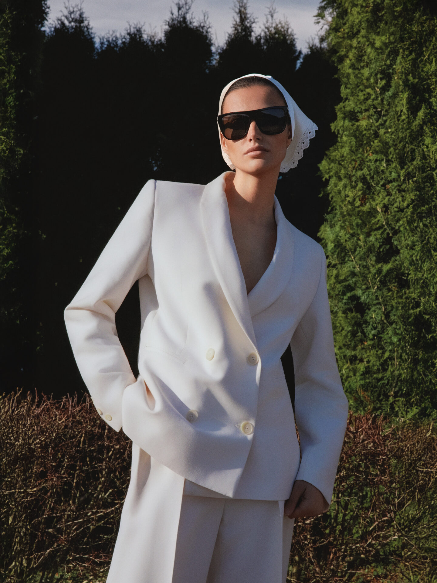 Bianca White Suit — prikaz 2
